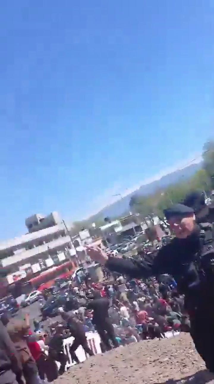 Volcó un camión frigorífico en Mendoza