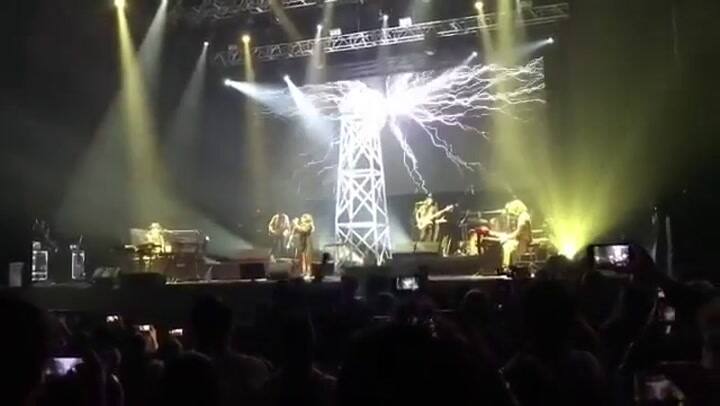 Charly García y su insulto contra Macri en su show en Córdoba - Fuente: YouTube