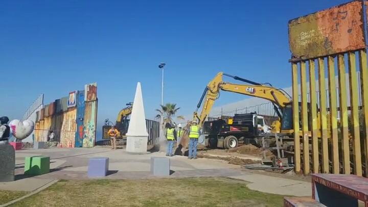 Así son los nuevos picos antiescalada de migrantes en el muro de San Diego