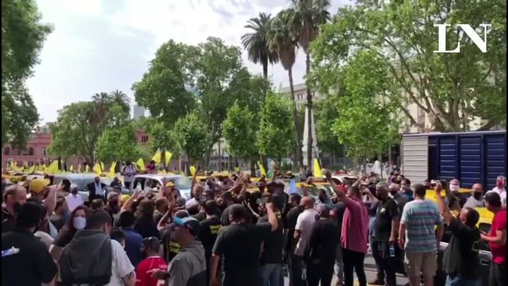 17 de octubre. Caravana de taxis