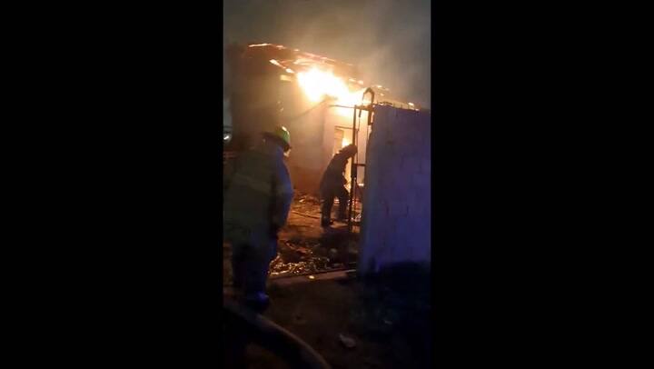 Incendio de una casa en Moreno por una banda de delincuentes