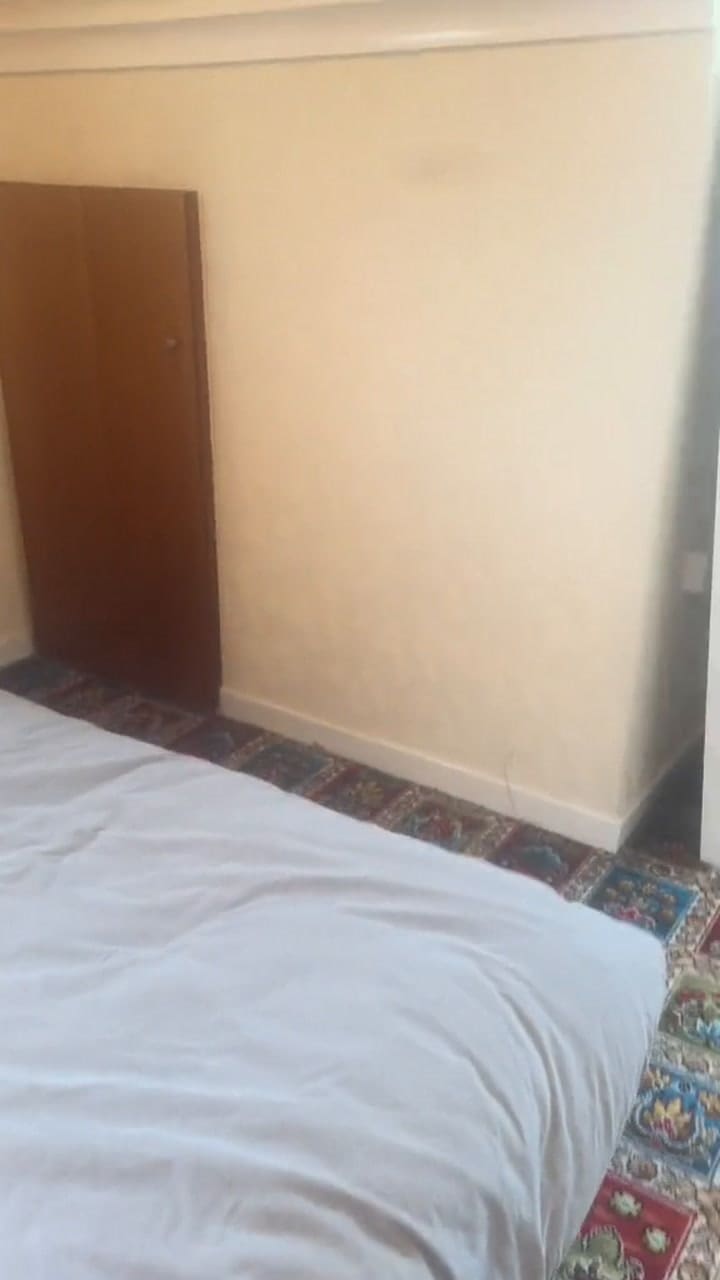 El momento del hallazgo espeluznante en una casa antigua