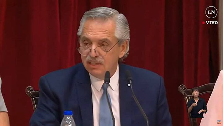 Alberto Fernández: “La economía creció por tercer año consecutivo”