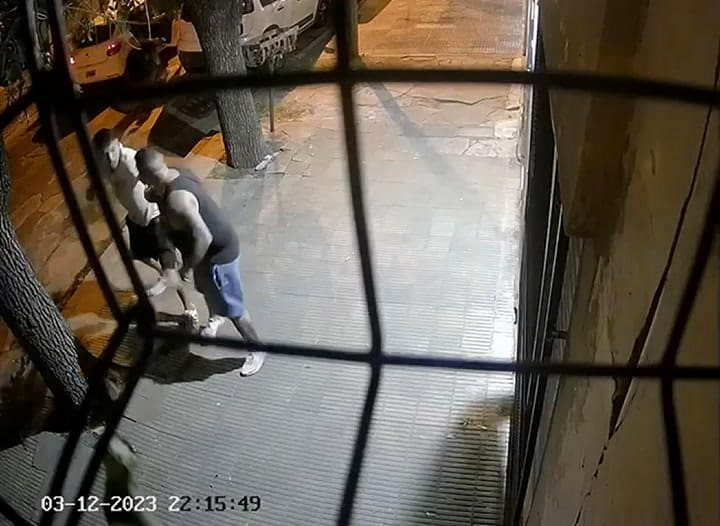 La Matanza: le dieron un culatazo y le dispararon en el abdomen antes de robarle el auto