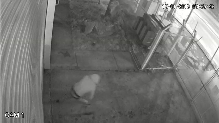 El golpe fue captado por las cámaras de seguridad