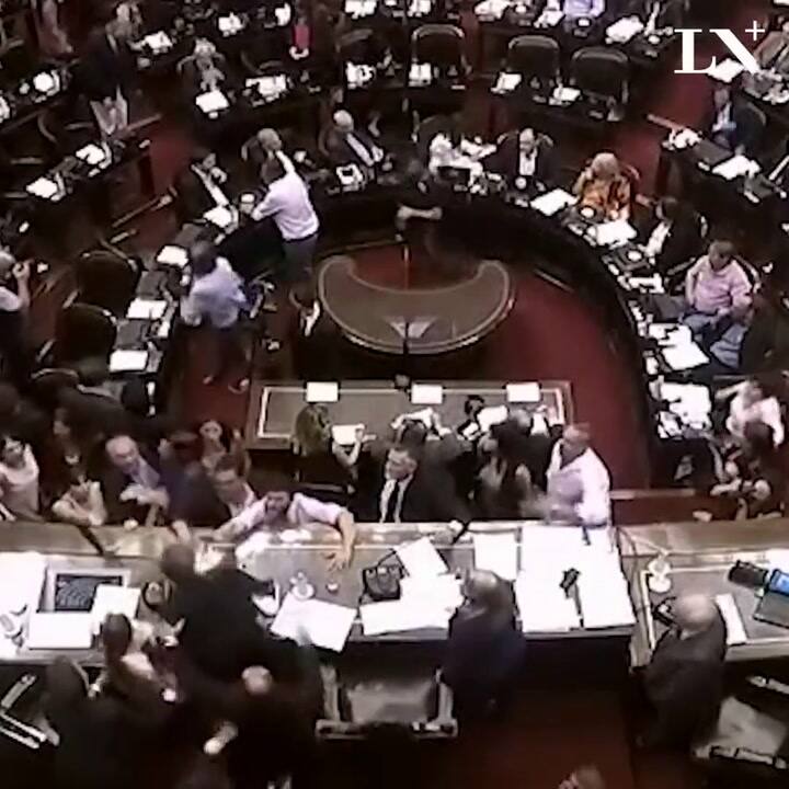 Los protagonistas de la pelea en el recinto