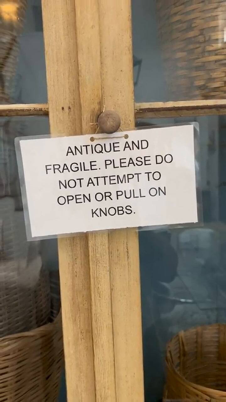 Una tiktoker mostró las excesivas reglas que había en su Airbnb