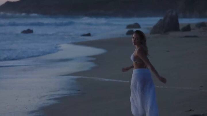 Miley Cyrus - Malibu