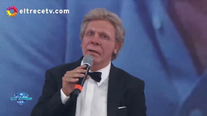 Fredy Villareal imitó a Emilio Disi en el ritmo de los homenajes. Fuente: El Trece
