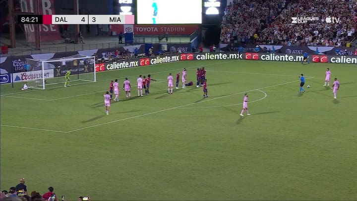 Tiro libre de Lionel Messi para el empate agónico en 4 tantos entre Inter Miami y Dallas.- Fuente: T