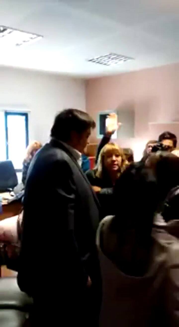 Santa Cruz: jubilados toman un edificio ante el pago parcial de haberes