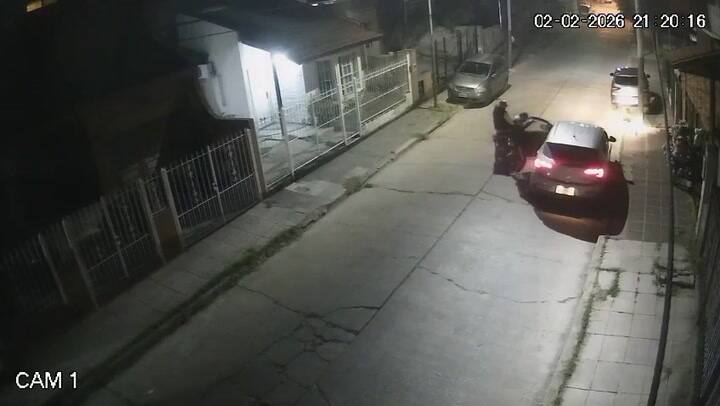 Robo de un Fiat Argo blanco a punta de pistola