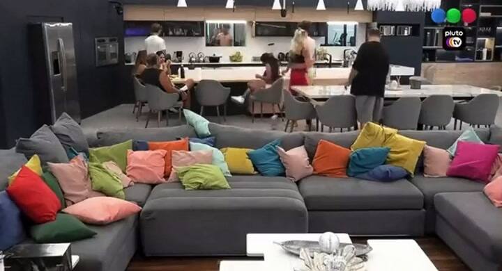 Julieta retó a Marcos porque no le dio el beso de “buen día”