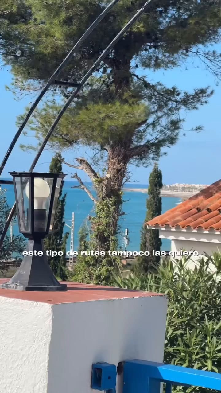 Evan recorre el mundo en su skate eléctrico