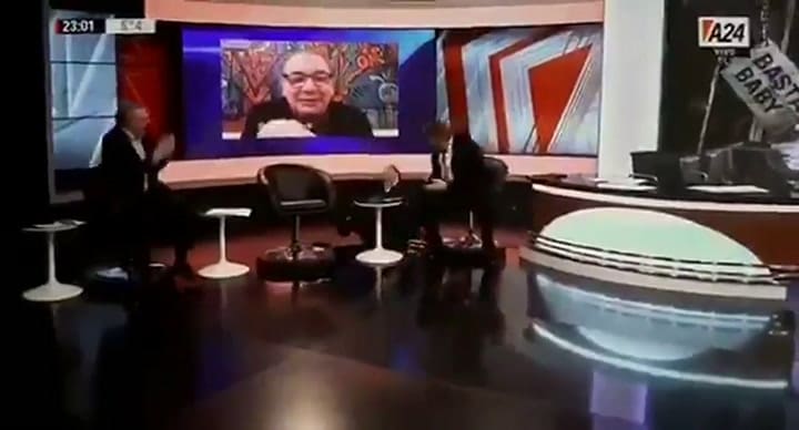 Video: Baby Etchecopar sufrió una caída en vivo tras rociar con alcohol a sus compañeros