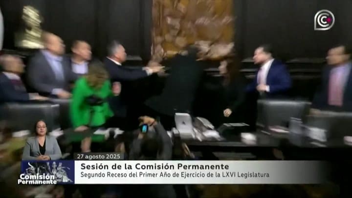 Senadores mexicanos se enfrentan a golpes tras debate sobre EEUU