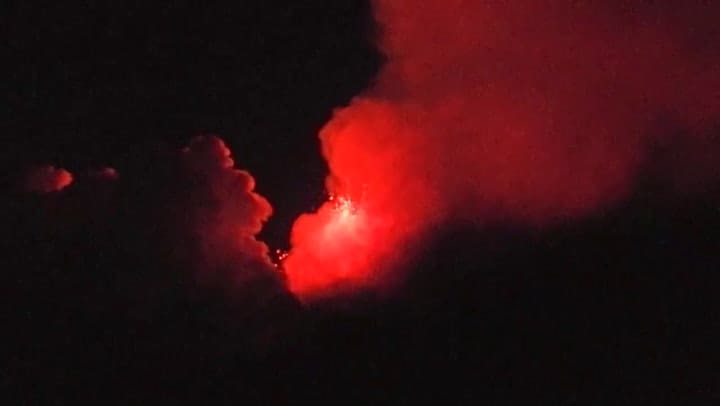 Italia. La espectacular erupción del volcán Etna