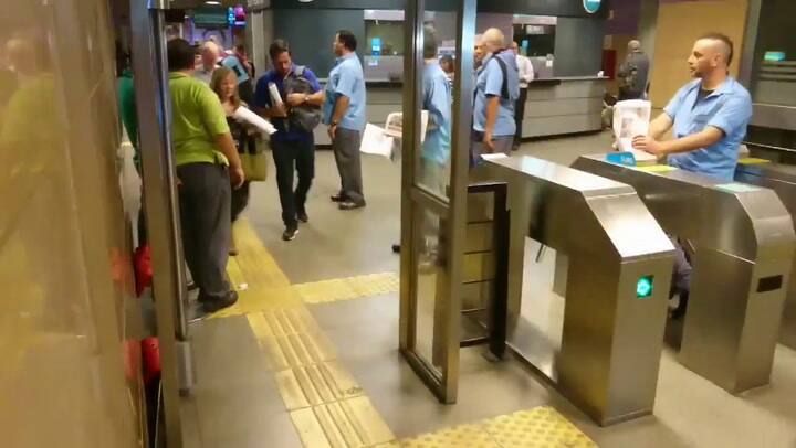 Molinetes liberados y viaje gratis hasta las 9hs en estación San Pedrito - Fuente: