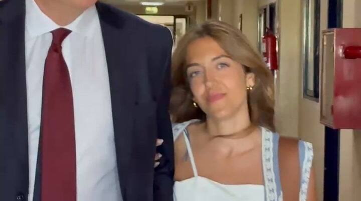 Ornella Calvette llegando a declarar a Comodoro Py por la causa Andis