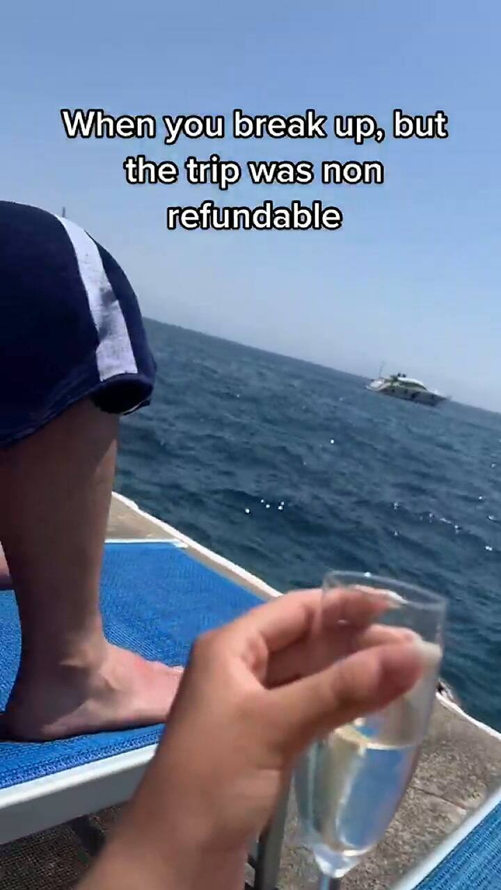 Tiktoker se va de vacaciones con su ex tras comprar un viaje no reembolsable
