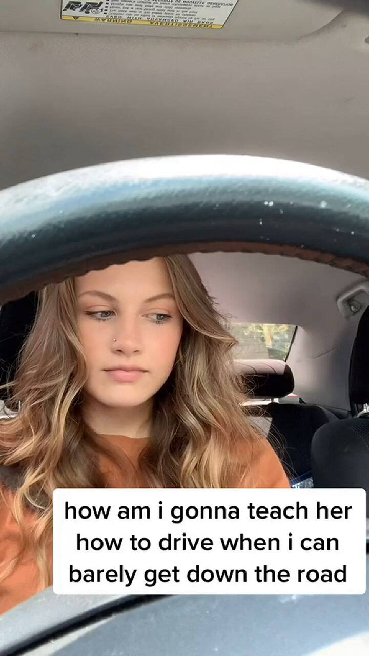 Una tiktoker dijo que a sus 21 años tiene una hija de 15