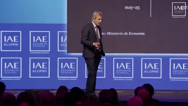 "Un impresentable". El enojo de Caputo al hablar sobre un economista