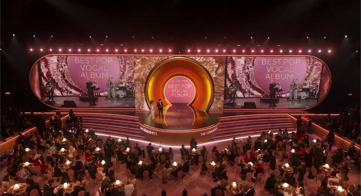 Taylor Swift gana el premio principal de la noche en los Grammy y anuncia su nuevo disco