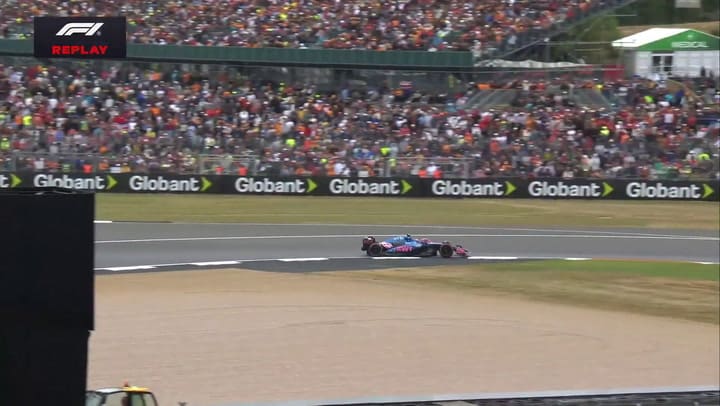 Franco Colapinto despistó en Inglaterra