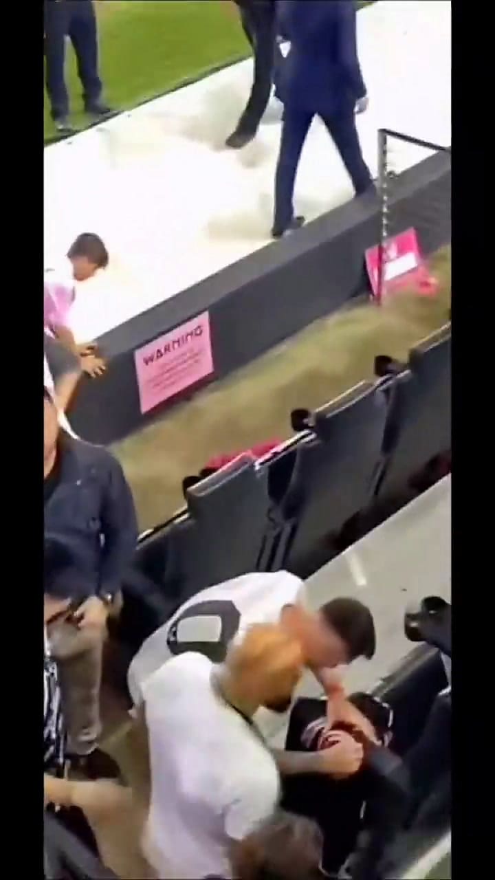 Lionel Messi sorprendió en modo 'Hombre Araña' al atajar un marcador desde lejos