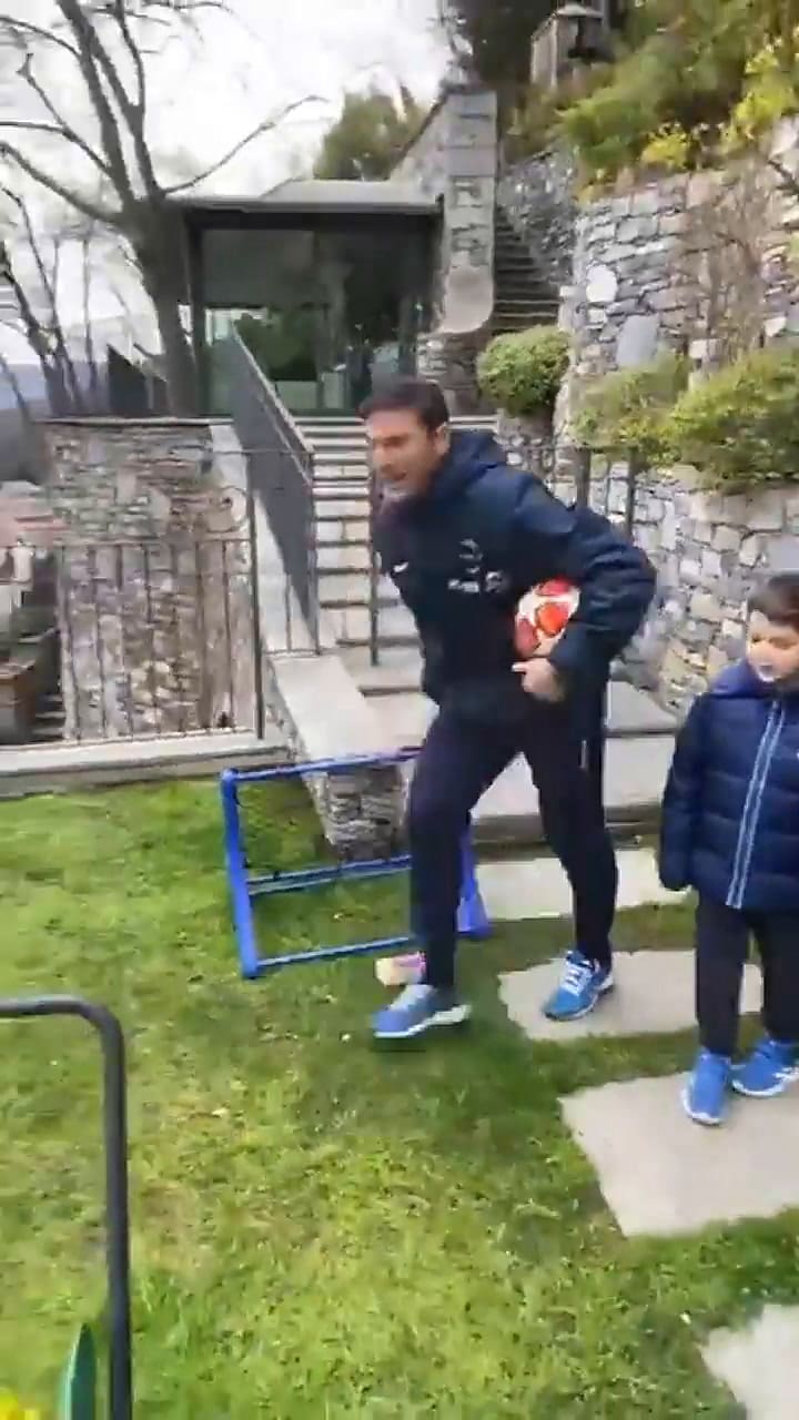 El hilarante equipo que armó Javier Zanetti con objetos en su casa