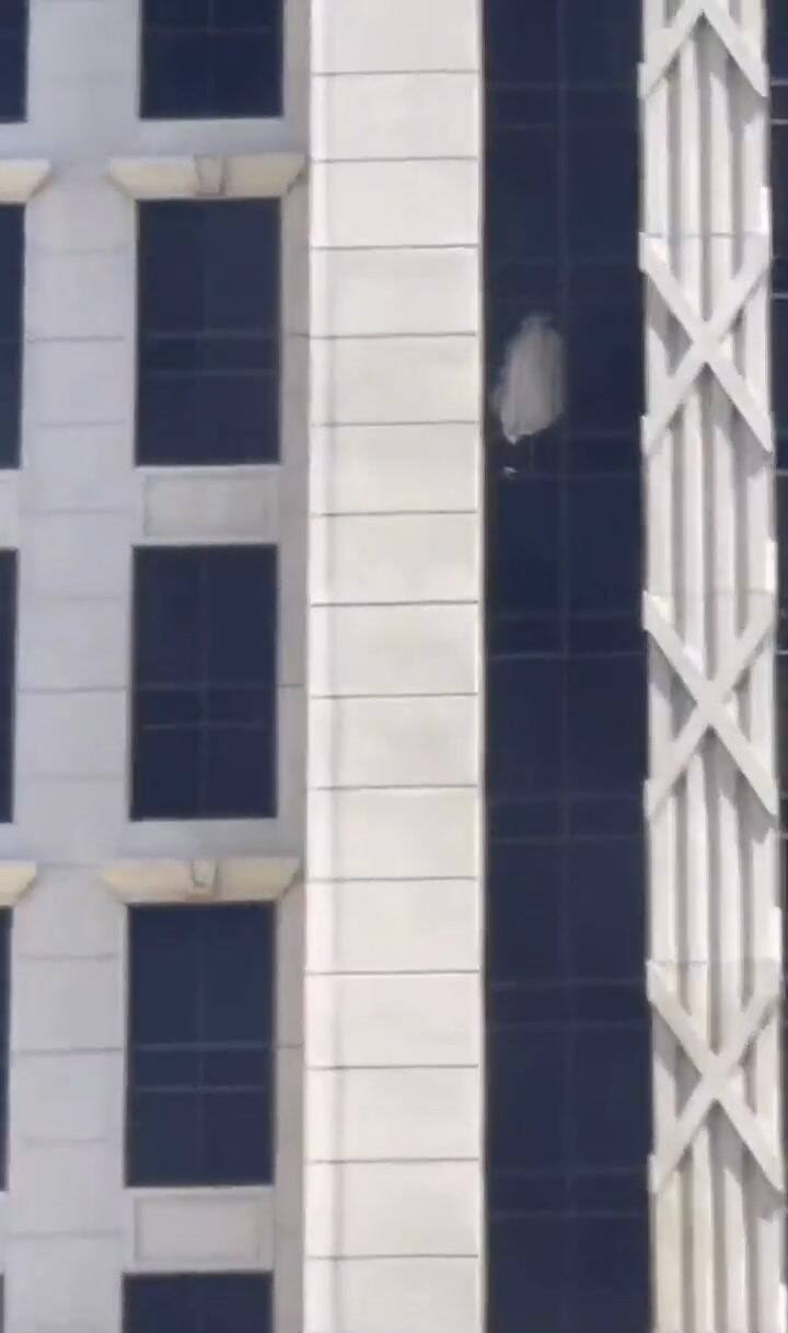 Un hombre tomó a una mujer de rehén en una habitación de hotel en el casino Caesars