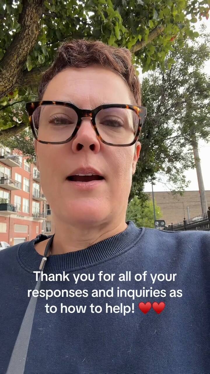 Creó una red de voluntarios en Chicago para pasear perros de migrantes