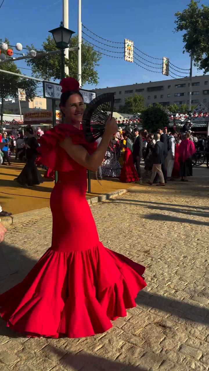 Carolina Baldini decidió viajar a España y recorrió Sevilla (Video: Instagram @carobal14)