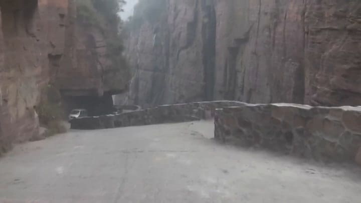El túnel de Guoliang, en China, es uno de los caminos más peligrosos del mundo