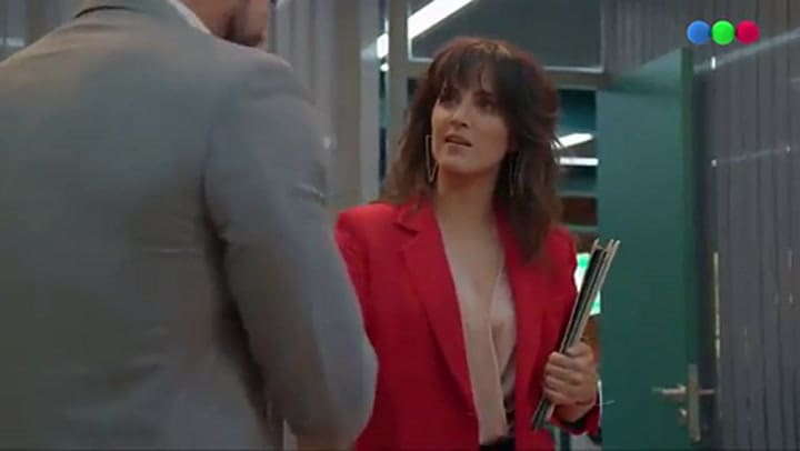 Un encuentro después de años de distancia, Manuel y Jazmín se reencuentran por trabajo. Fuente: