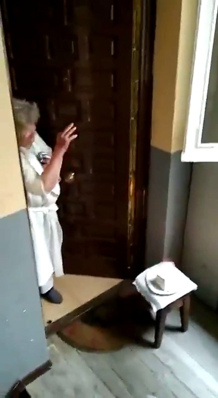 La sorpresa de los vecinos en su cumpleaños 80