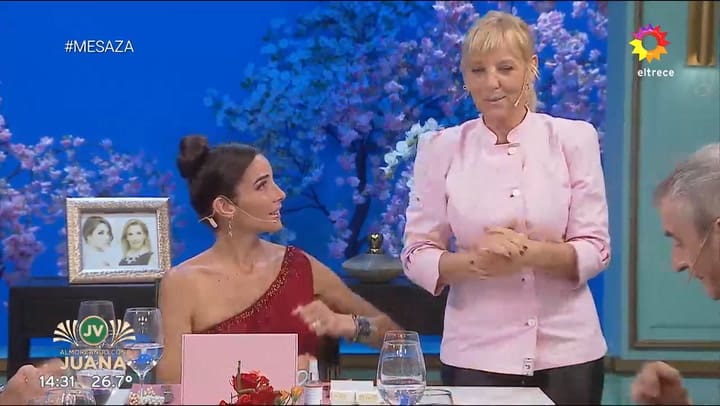 Juana Viale expuso a uno de sus invitados