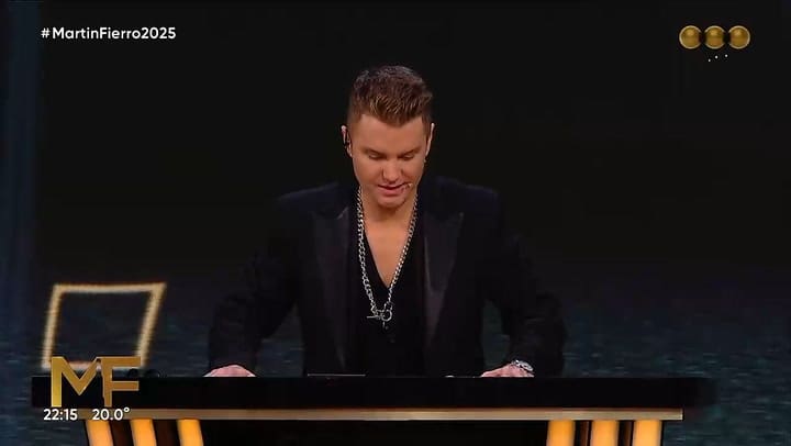 JULIA CALVO: Mejor Actriz de Reparto - Martin Fierro 2025