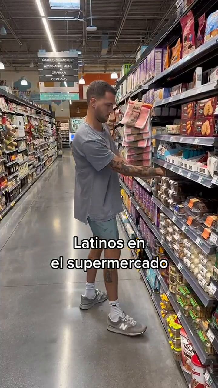 Latinos vs estadounidenses en un supermercado, así lo ejemplificaron dos tiktokers