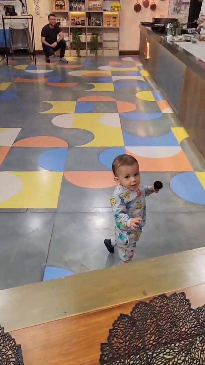 El video de Luca Cubero en el estudio de televisión