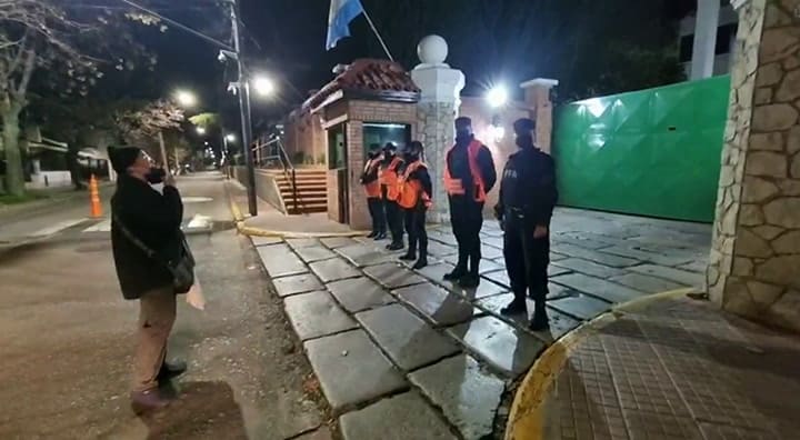 Cacerolazo en la Quinta de Olivos 2