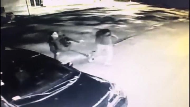 Brutal homicidio a cuchilladas y patadas en La Plata