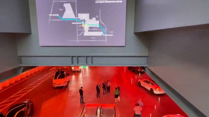 La escalera mecánica que baja a la Estación Central de los túneles en Las Vegas