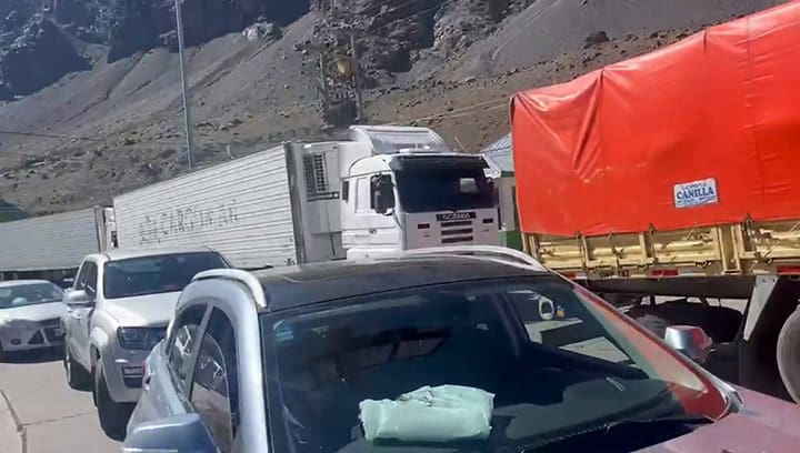 Filas de hasta ocho horas para cruzar a Chile desde Mendoza