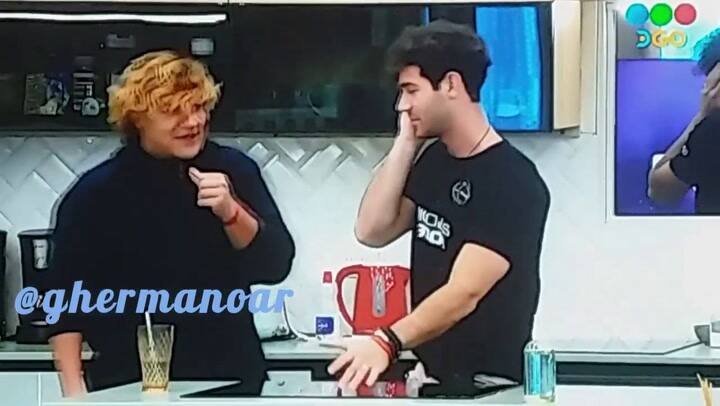 Emmanuel Y Nicolás Disfrutan La Música A Menos De 24 Horas De La Final