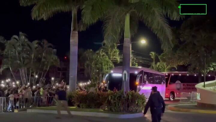 Bus de Inter Miami entrando al hotel