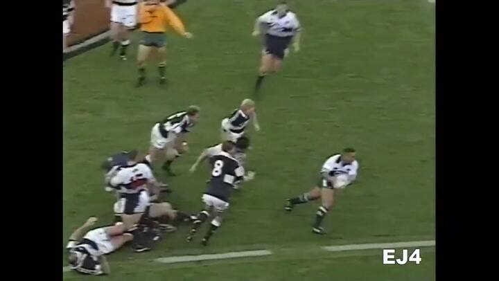 James Small le hizo un tackle a Jonah Lomu en la Super 12 Final de 1996.