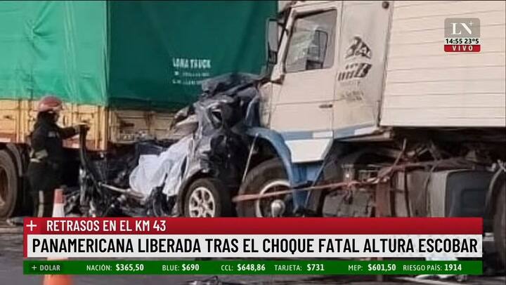 Dos personas murieron en un choque entre cuatro camiones y un auto en el ramal Campana