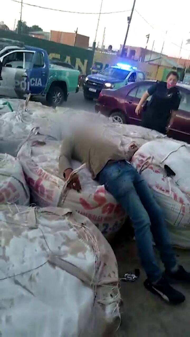 Malherido, esposado y detenido tras un raid de locura criminal en Quilmes