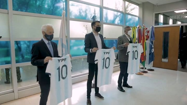 YPF y AFA acordaron profundizar su vínculo y extender el contrato de sponsoreo